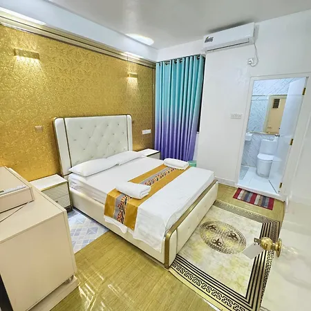 Ontrack Travel - Room